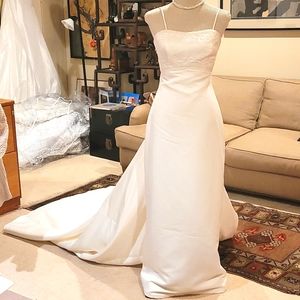 Elegant White Wedding Dress